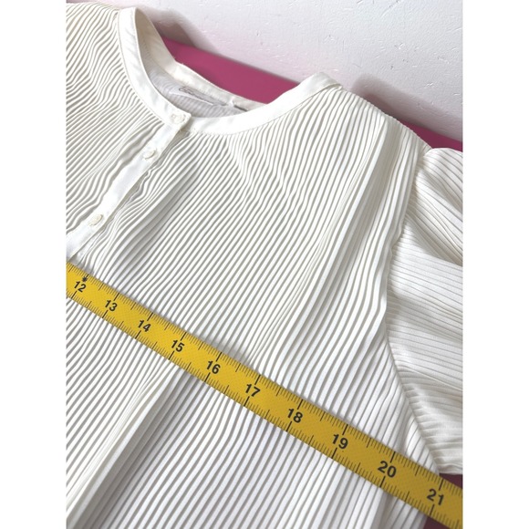 Vintage Liz Claiborne Womens Ivory Pleated Button Down Blouse Sz M Excellent - Picture 6 of 8
